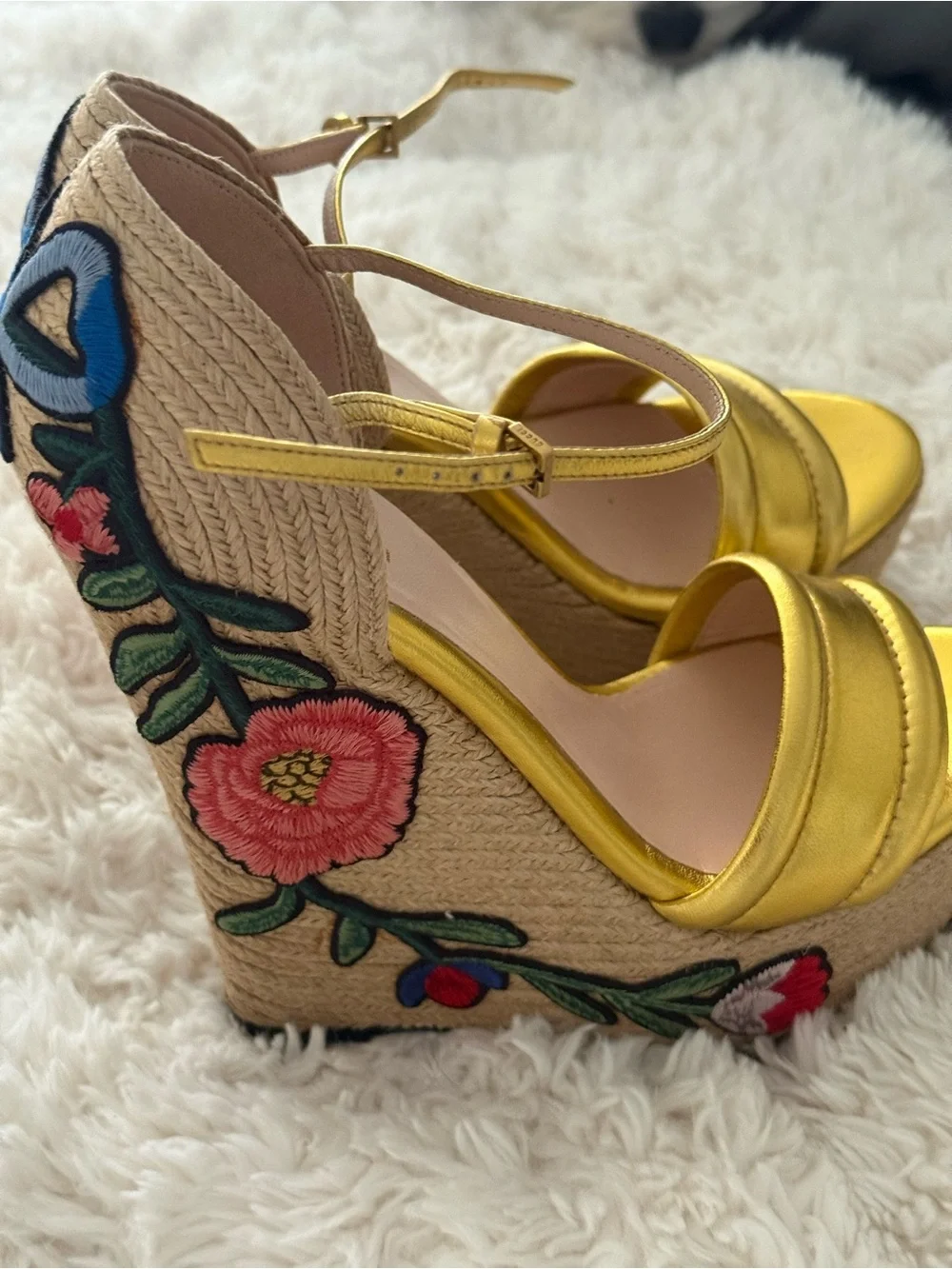 Gucci Metallic Gold Leather High Wedge Espadrille Sandals ; size 37 EUC - Picture 6 of 13